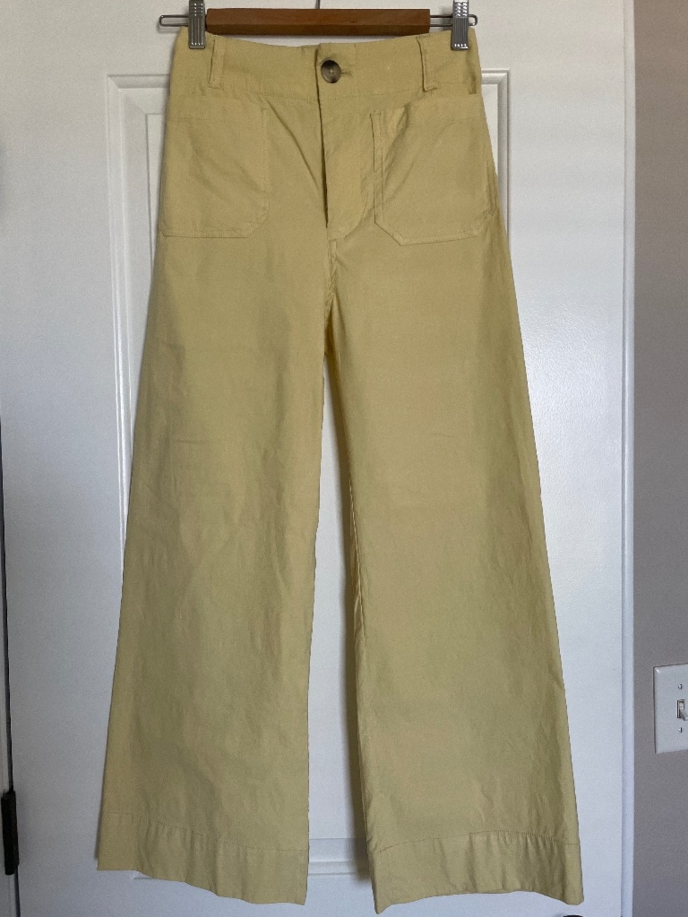 Maeve Colette- like new! 25. Lemon color.